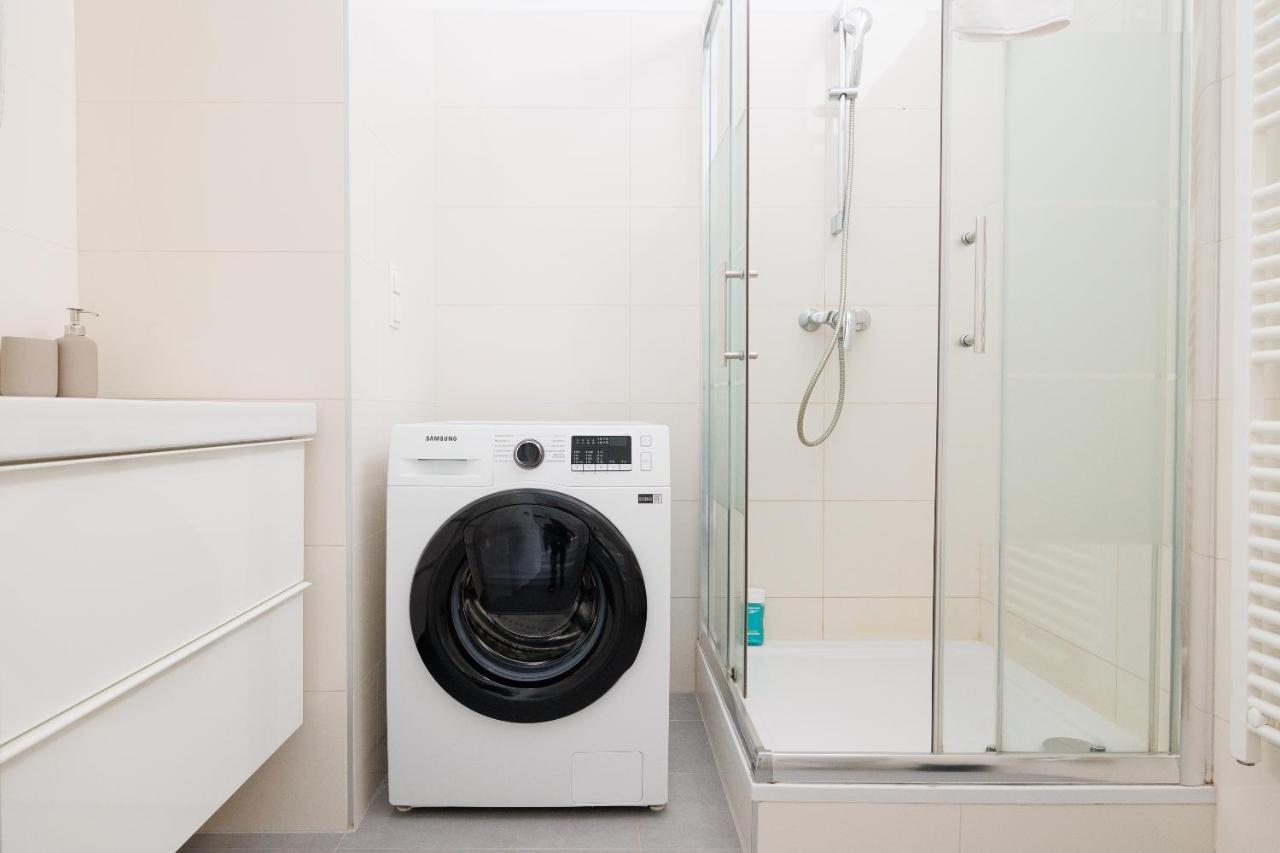 Central City Apartment - 2 Bedroom With Netflix Vienna Esterno foto