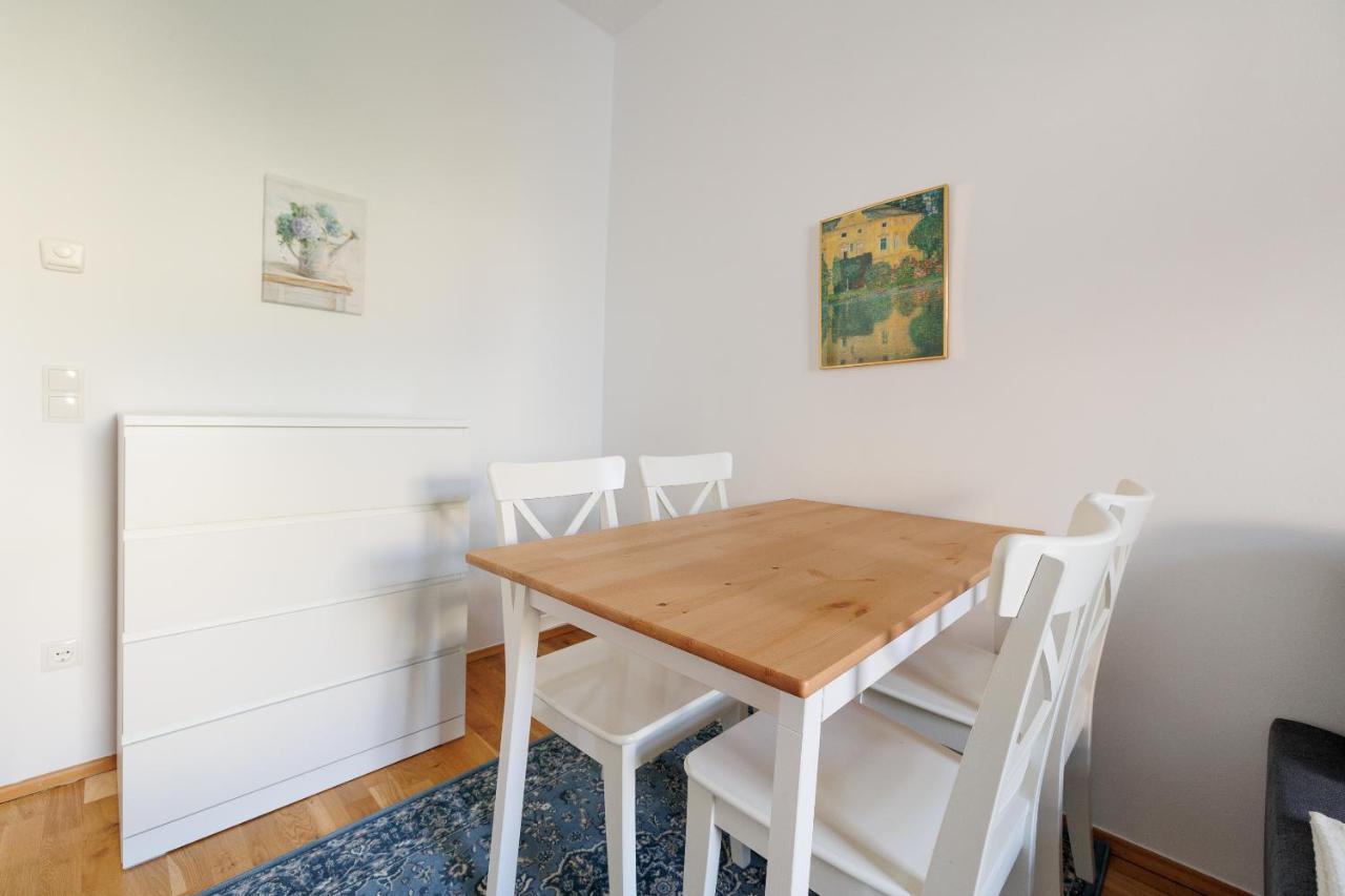 Central City Apartment - 2 Bedroom With Netflix Vienna Esterno foto